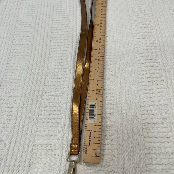 Gucci Vintage GG Gold Metallic Leather Nano IPod Case and Lanyard - Picture 8 of 10